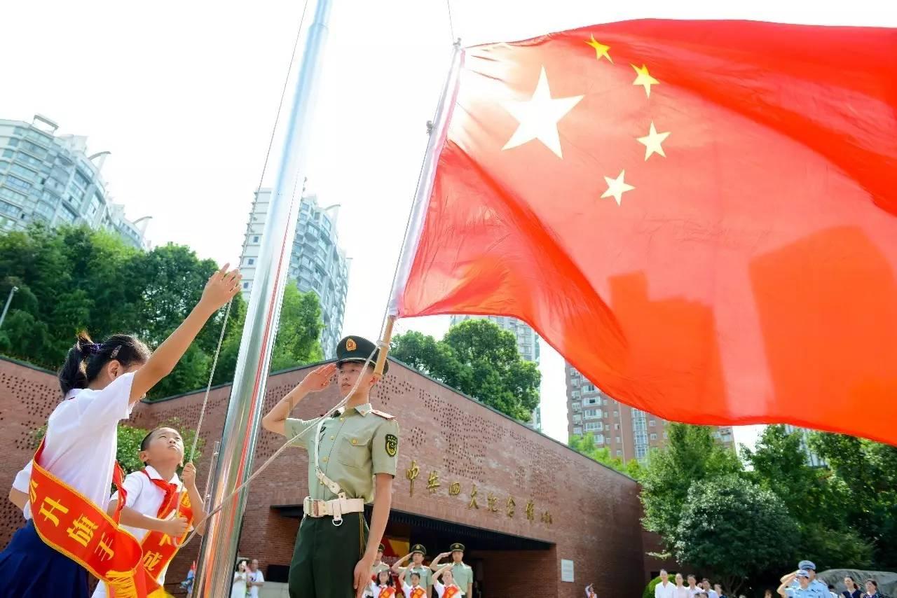 新领克09 EM-P,打造全新未来移动生活方式