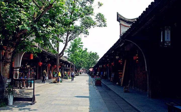 攻击逼近缅甸第二大城市曼德勒,德达乌空军基地遭火箭弹袭击